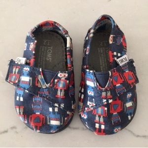 NWOT Tom’s Robot Pattern, Size 2